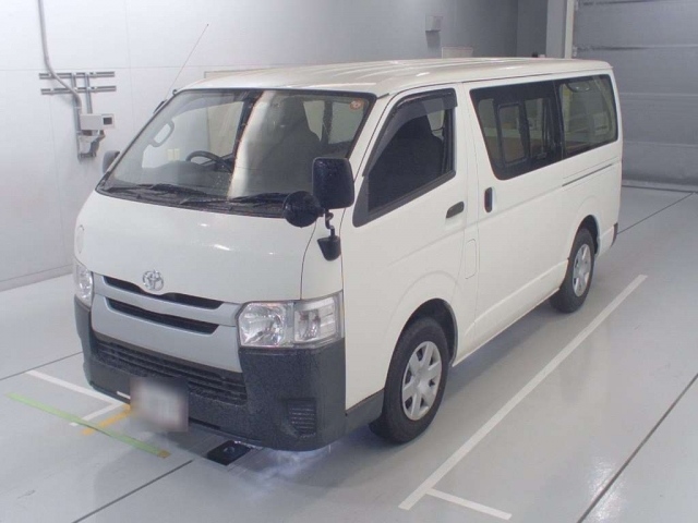 2015 TOYOTA HIACE VAN